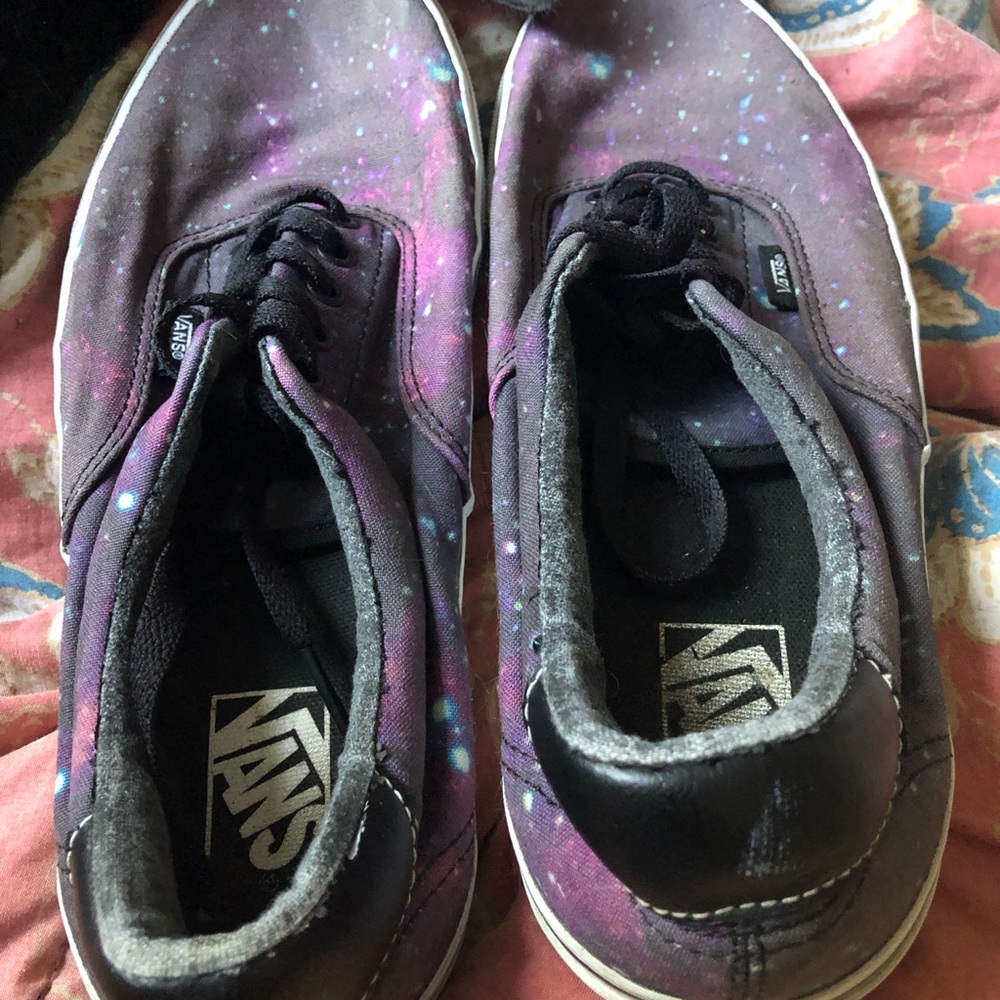 Vans men’s Galaxy Print Low-Top Sneakers - Purple & Black